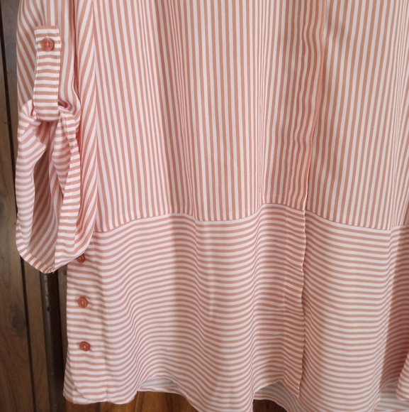 Chico's women Buttom-Down easy strips size 3 - Picture 2 of 9